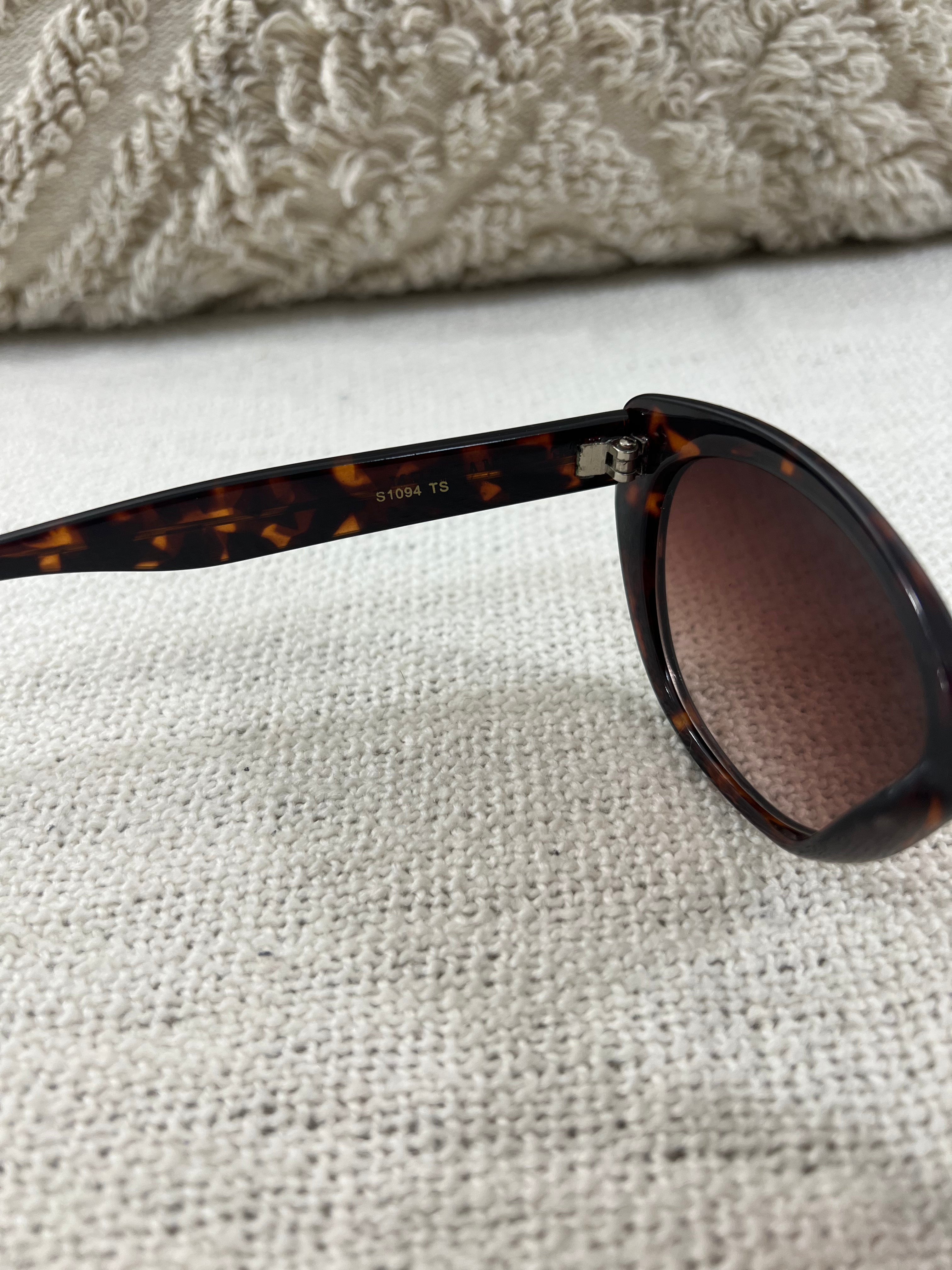 Steve Madden tortoise sunglasses FriendshopLondon