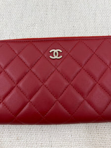 red-chanel-leather-wallet