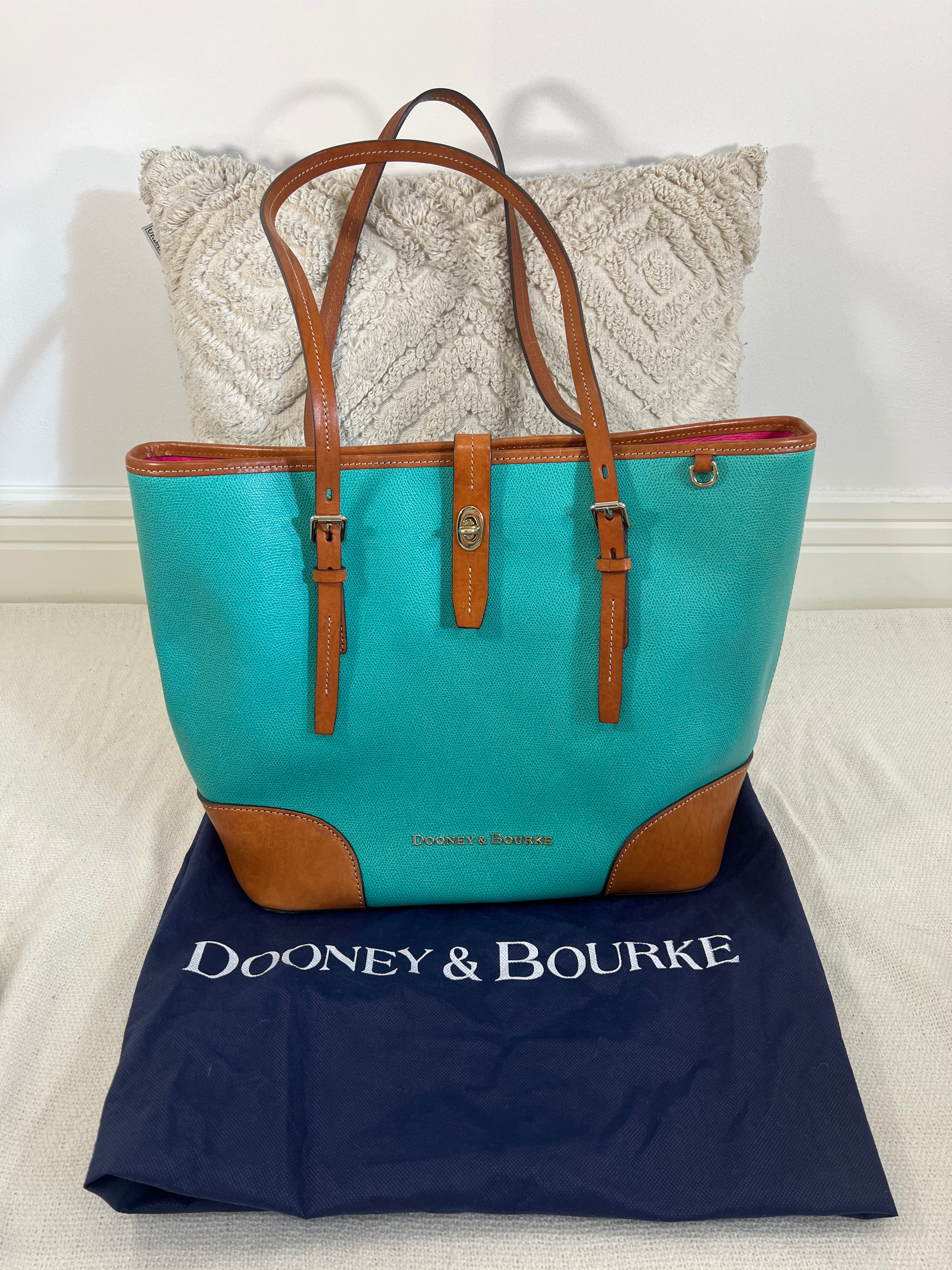 Dooney & bourke store shoulder bags